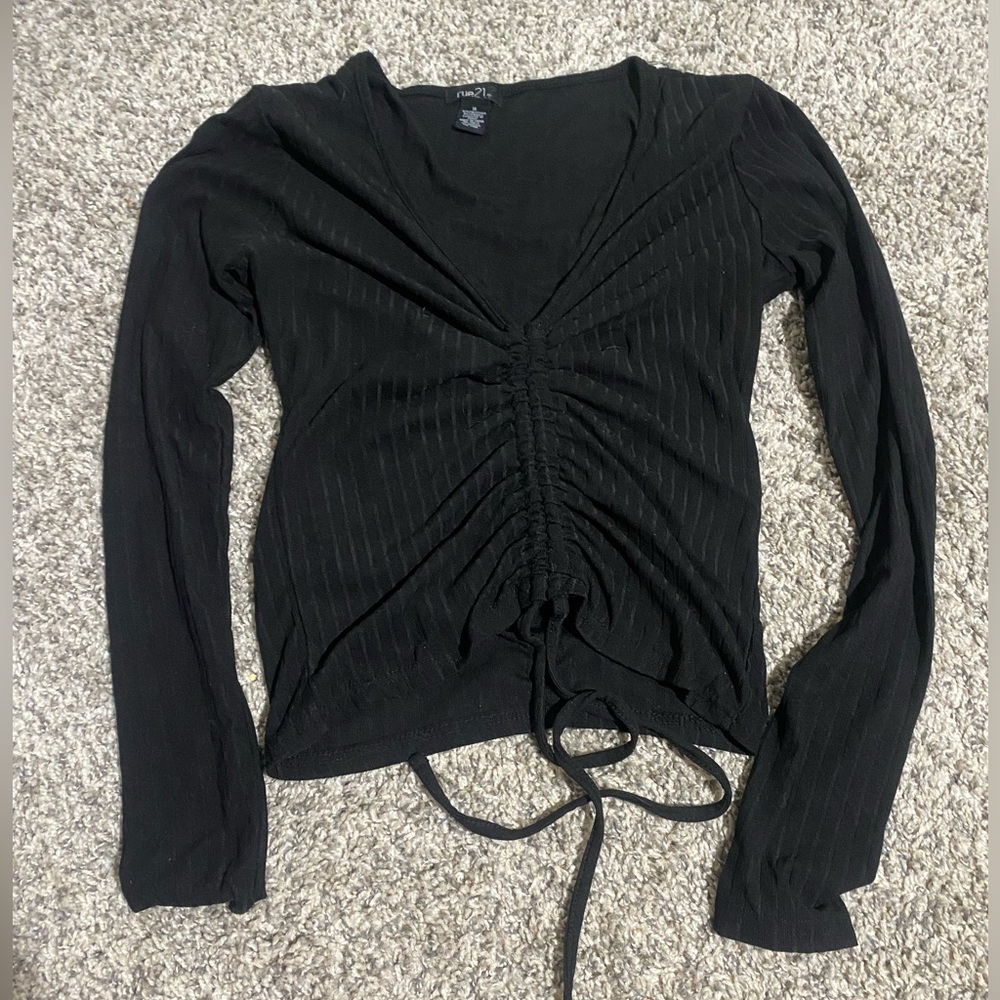 Black shirt with adjustable strips in the front
